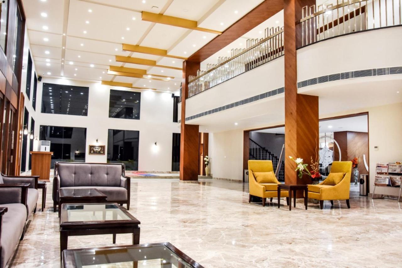 Hotel Platinum Shravasti Katra  Exterior photo