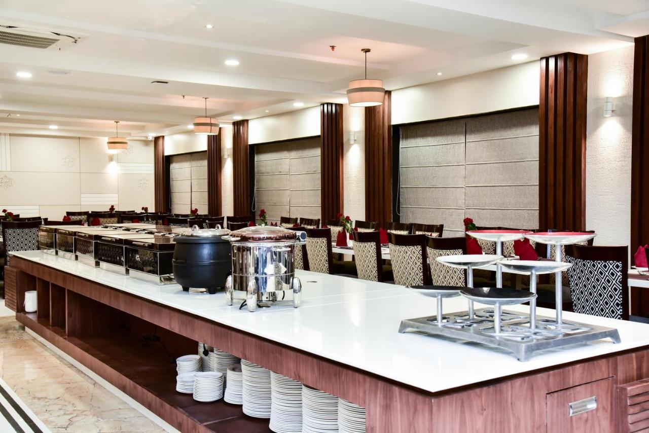 Hotel Platinum Shravasti Katra  Exterior photo